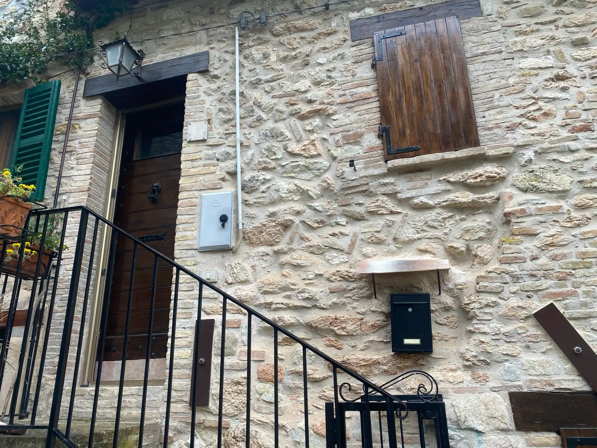 01_ESTERNO INGRESSO_IMG_3409_500 kb