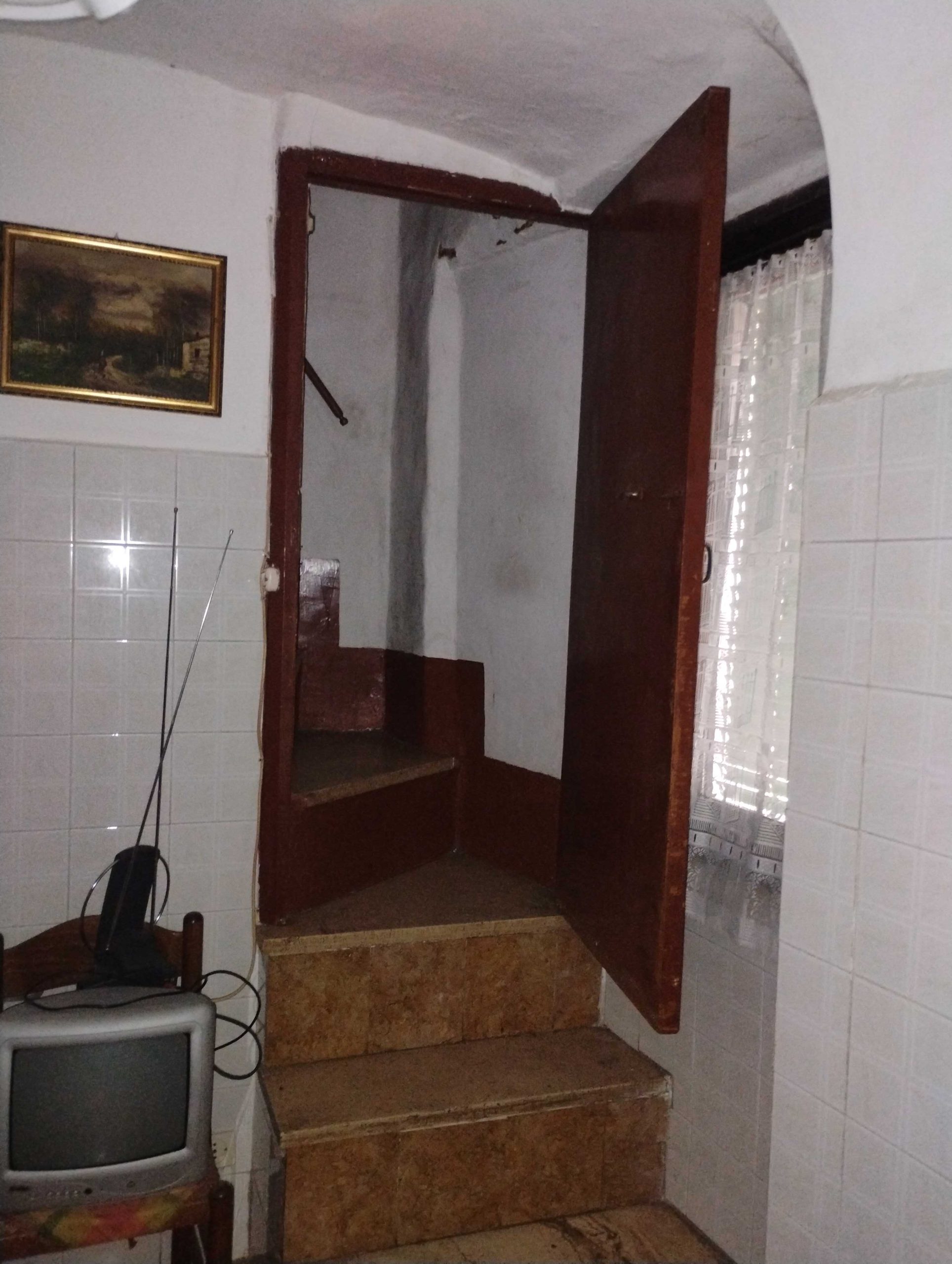 7_scala per le camere dalla cucina